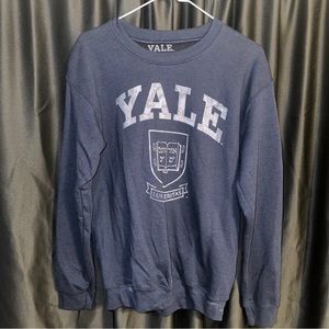 Cozy 50%, cotton, 50% polyester, YALE university, small crewneck sweatshirt